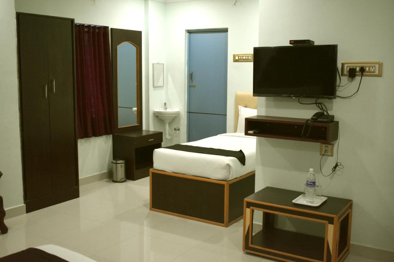 Hotel Apple Park Inn Tiruchirappalli Esterno foto